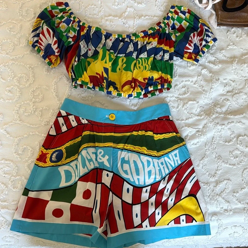 Dolce & Gabbana Red and Blue Bermudas Vibrant Graphic Design - Picture 5 of 11